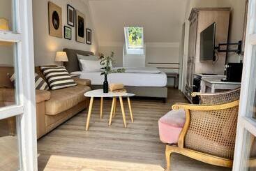 Landhotel Rosenhof Am Plauer See Garni Mit E Säule