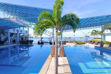 Funtasea Hotel And Beach Resort