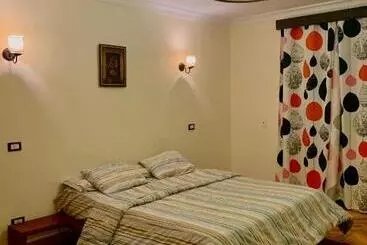 هتل آپارتمان Airport Hotel Room   Sheraton
