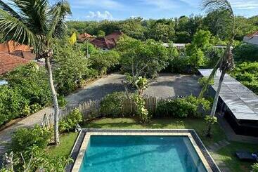 هتل Pondok Sentana Guest House