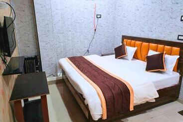 בית מלון כפרי White Stone, Gonda