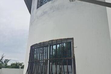 پانسیون Diamond Sands Villa