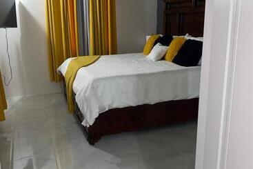 تختخواب و صبحانه Pru’s Paradise