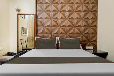 בית מלון כפרי Galaxy Residency Kalyani Nagar