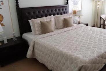 فندق Laxminarayan Club & Resort Vadodara