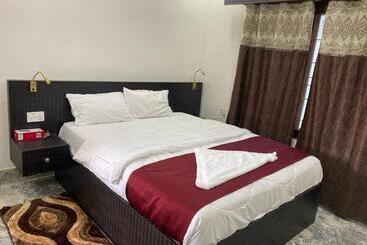 Hotel Royalwood City Inn