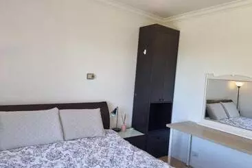 Pensionat Beautiful Home In Greensborough