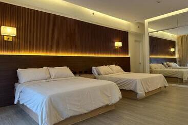 מלון דירות The Beach Suites At Pico De Loro