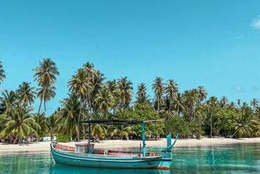 پانسیون Infinite Lagoon