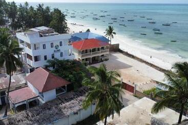 Hotelli Aluna Beach Apartments