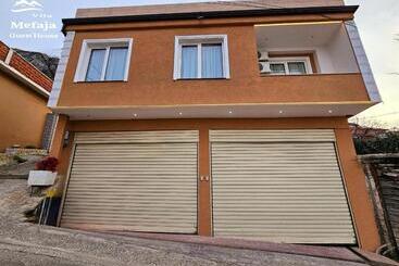 پانسیون Villa Mefaja