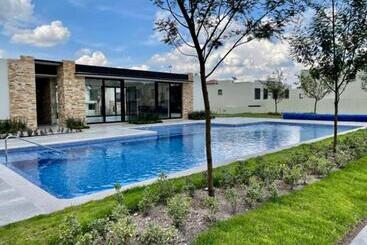 Pensió Habitación Con Baño Privado, Frente Al Conin