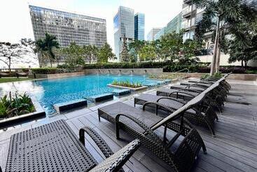 Aparthotel Vibe Condo At Uptown Parksuites Bgc