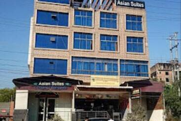호텔 Asian Suites Guwahati