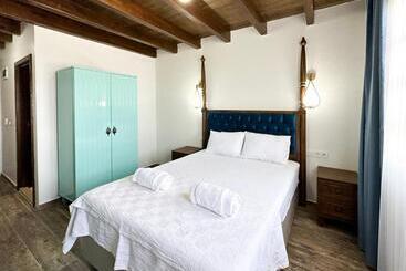 İli̇a Buti̇k Otel