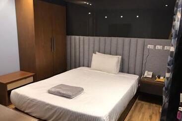 Royal Garden Hotel & Restaurant