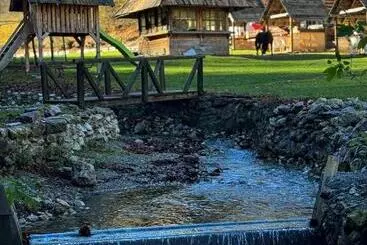 تختخواب و صبحانه Bjelasnica Villa Treskina Dvorišta Apartmani Izletište Ribnjak