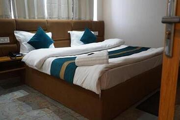 Fabhotel Flying Kiwi