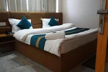 Fabhotel Flying Kiwi