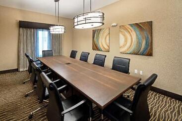 בית מלון כפרי Best Western Plus Overland Inn