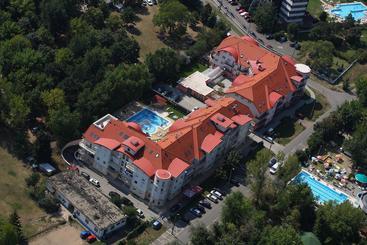 Turistlägenheter Family Wellness Apartman