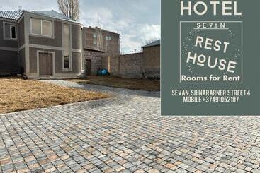 تختخواب و صبحانه Sevan Rest House