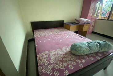 Otel Oyo 93407 Kos Sweta