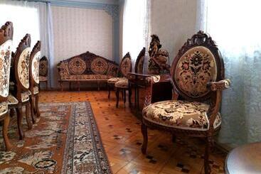 بنسيون Airport To Echmiadzin Guest House