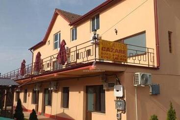 پانسیون Vila Roxana 2 Mai