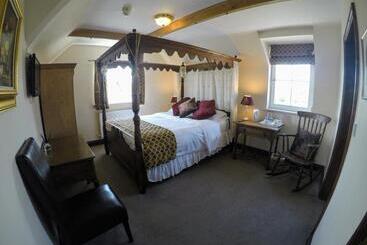 فندق صغير The Crown Inn