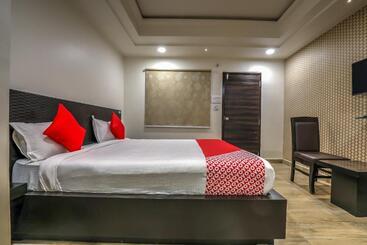 Collection O Ulavacharu Hotels