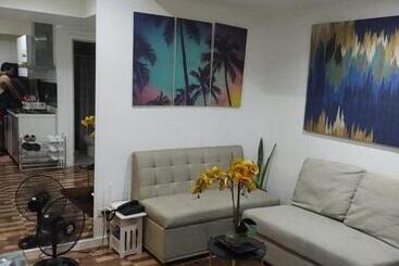 公寓式酒店  Av Aesthetic Escapade At Azure