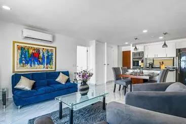 ホテル Morgan Residences 303