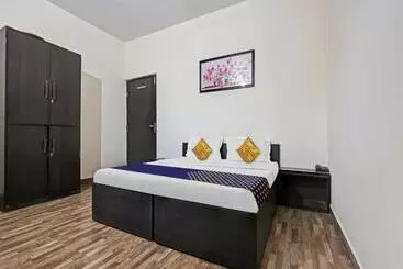 Spot On 81167 Hotel Asdr