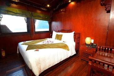 هتل Majestic Legend Cruise