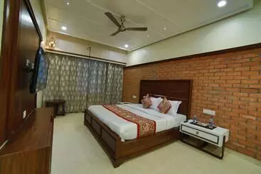 Hotel Mid Town Inn Nakki Lake 500 Metter