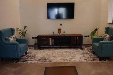 ペンション The Curvalux House