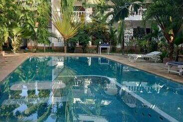 Aparthotel Seaesta Studio Diani