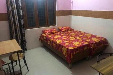 Hospedaria Omjee Paying Guest
