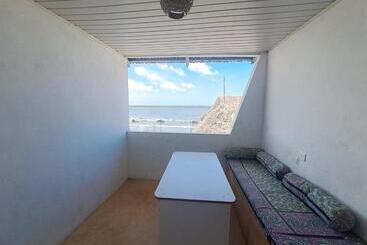 هتل کپسول Roof Top Private House