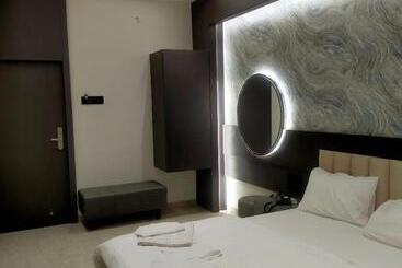Hotel Govind Regency