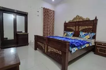 پانسیون Family Rooms