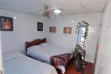 بنسيون Habitación Hostal