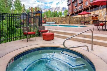 Отель Bear Creek Lodge 309c By Alpine Lodging Telluride