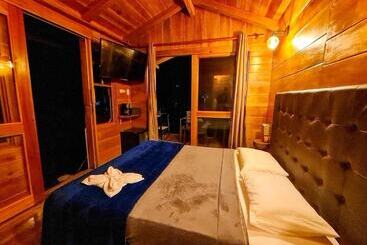 La Mercedes Cattaleya Hostal By Mh