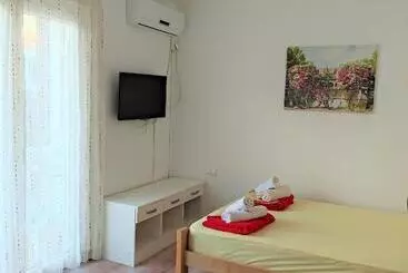 پانسیون Guest House Lotos