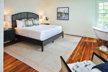 민박 May River Manor