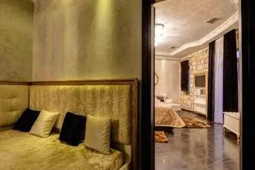 Chateau Rond Boutique Hotel & Spa