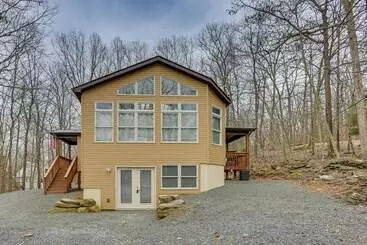 Mökkimajoitus Hike, Swim & Ski: Home W/ Deck In Lackawaxen