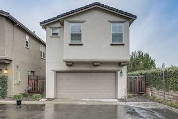 کلبه Richmond Vacation Rental: 1 Mi To Shoreline